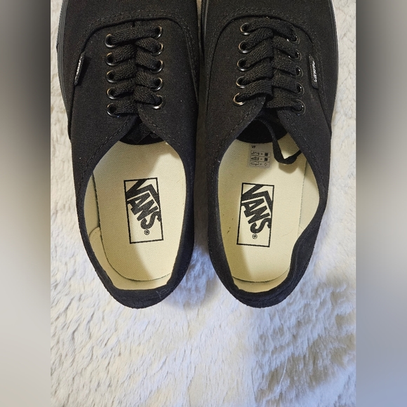 🌟SOLD🌟Vans Low Top Sneakers - Picture 4 of 5